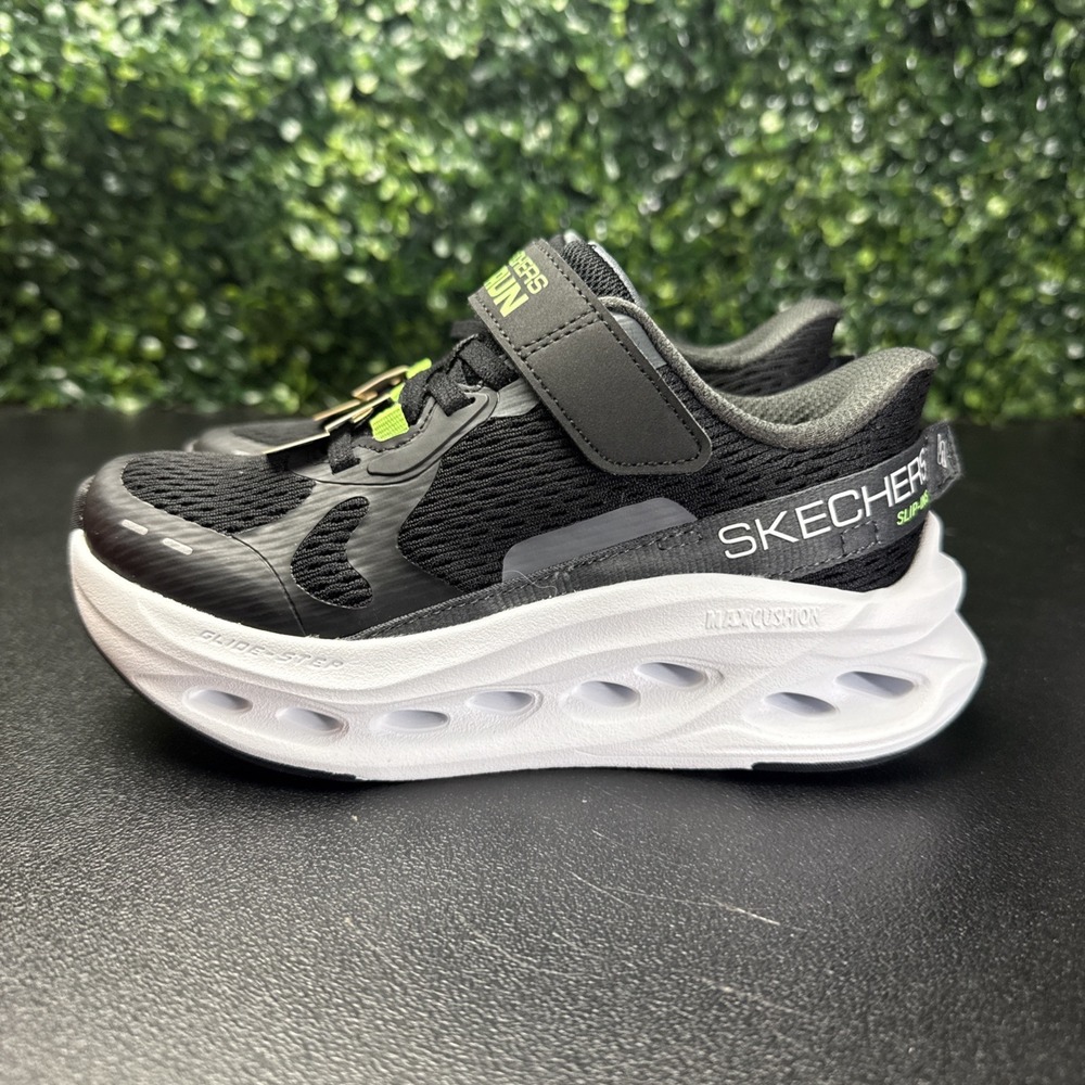 Skechers Boy's Hands Free Slip-Ins-Max Cushioning Glide-Step shoes Size 11 New